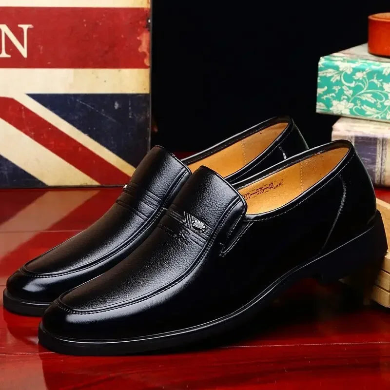 Leder Herren Formelle Schuhe Luxusmarke 2023 Herren Loafer Kleid Mokassins Atmungsaktive Slip-on Schwarze Fahrschuhe Plus Größe 38-44