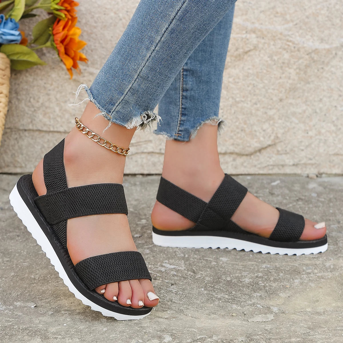 Damenmode-Trend, rutschfest, bequem, farblich passende Sohle, reine schwarze Schnürsenkel, flache Sandalen