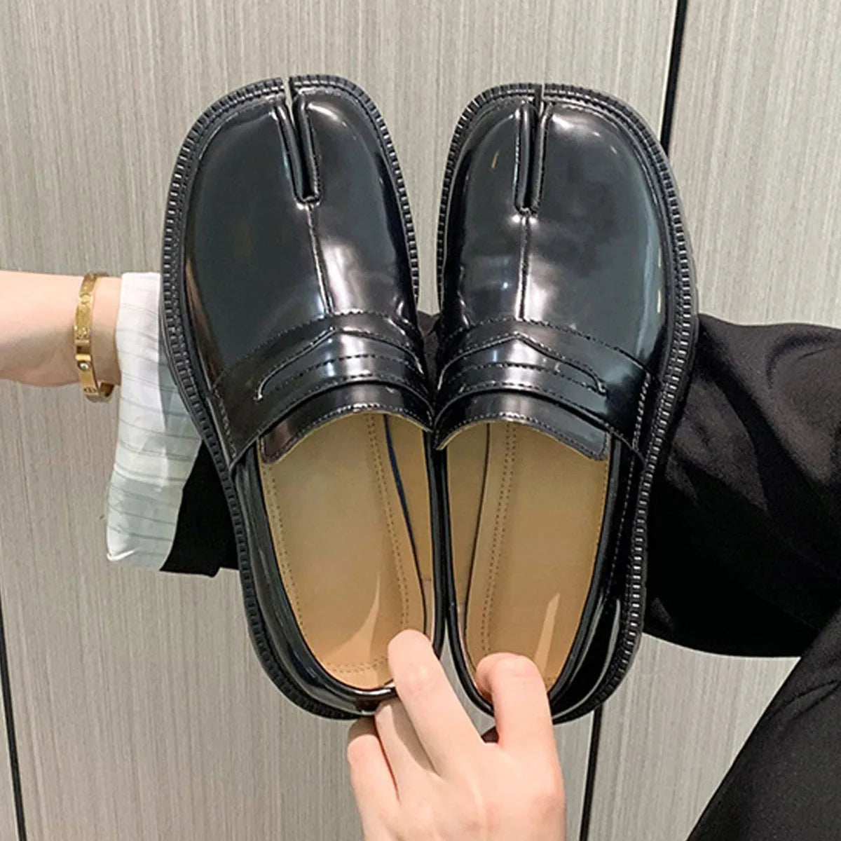 Tabi Shoes Loafers for Men and Women Split Toe Thick Sole Platform Casual Leather Shoes Spring Autumn Fashion Shoes