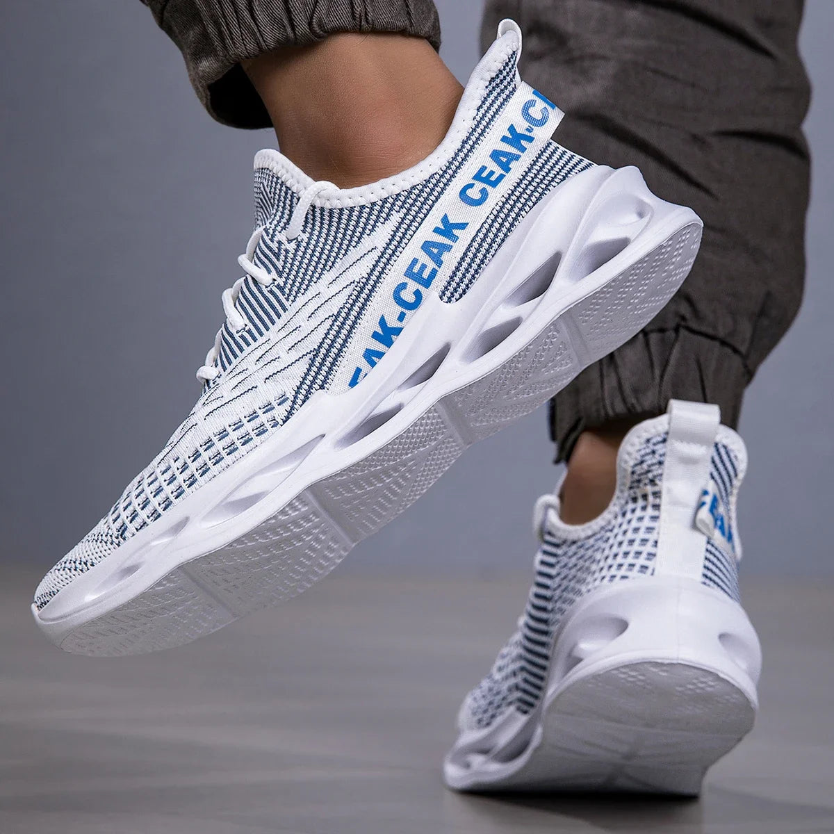 YRZL Sneakers Herren Mesh Atmungsaktive Laufsportschuhe Mann Leichte Weiche Dicke Sohle Loch Herrenschuhe Sportliche Sneakers für Männer