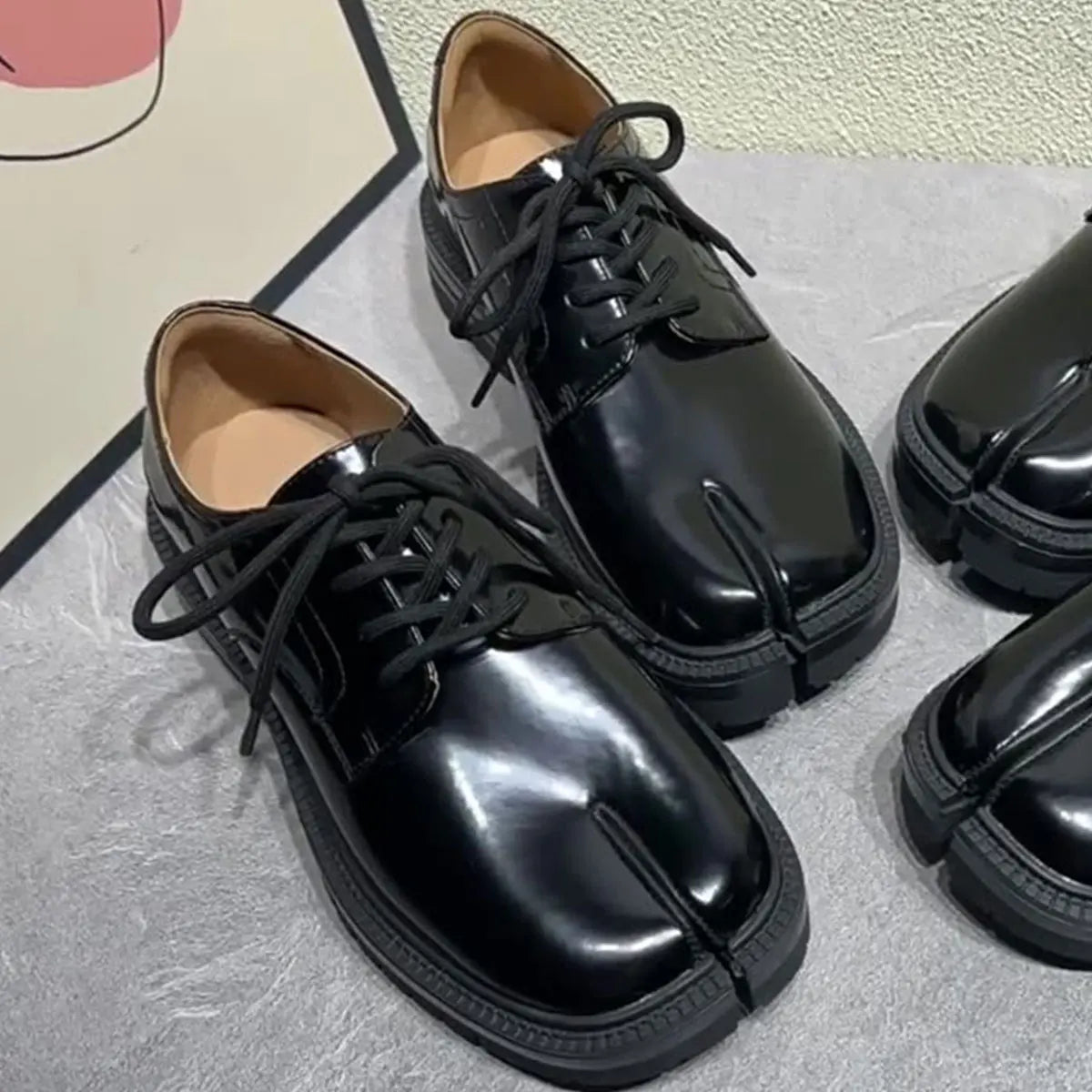 Tabi Shoes Loafers for Men and Women Split Toe Thick Sole Platform Casual Leather Shoes Spring Autumn Fashion Shoes