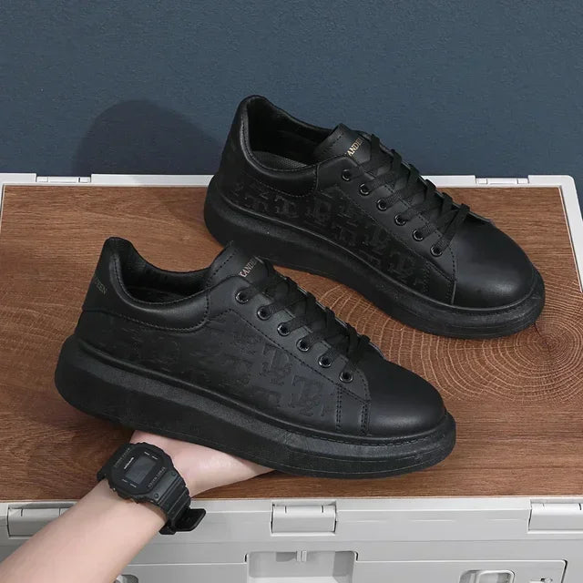 Leder Freizeitschuhe Herren 2025 Neue Schnürschuhe Dicke Sohle Freizeitschuhe Vielseitige Leder Muffin Schuhe Erhöhte Herren Board Schuhe
