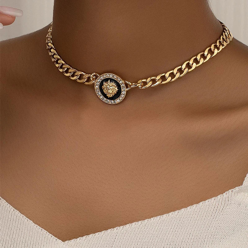 2 Stück Löwenkopf Emaille Choker Set für Frauen Gold Farbe Kubanische Kette Kristall Stein Surround Runde Quadrat Charm Halskette