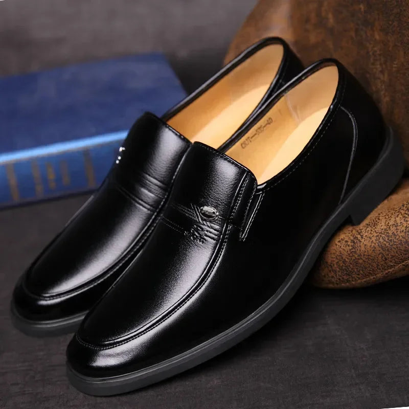 Leder Herren Formelle Schuhe Luxusmarke 2023 Herren Loafer Kleid Mokassins Atmungsaktive Slip-on Schwarze Fahrschuhe Plus Größe 38-44