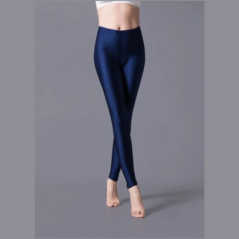 Hochelastische Skinny-Leggings, Bleistifthose, schlanke Hose in Übergröße, glänzende Yogahose für Frauen, sexy, hautfreundliche, enge Leggings