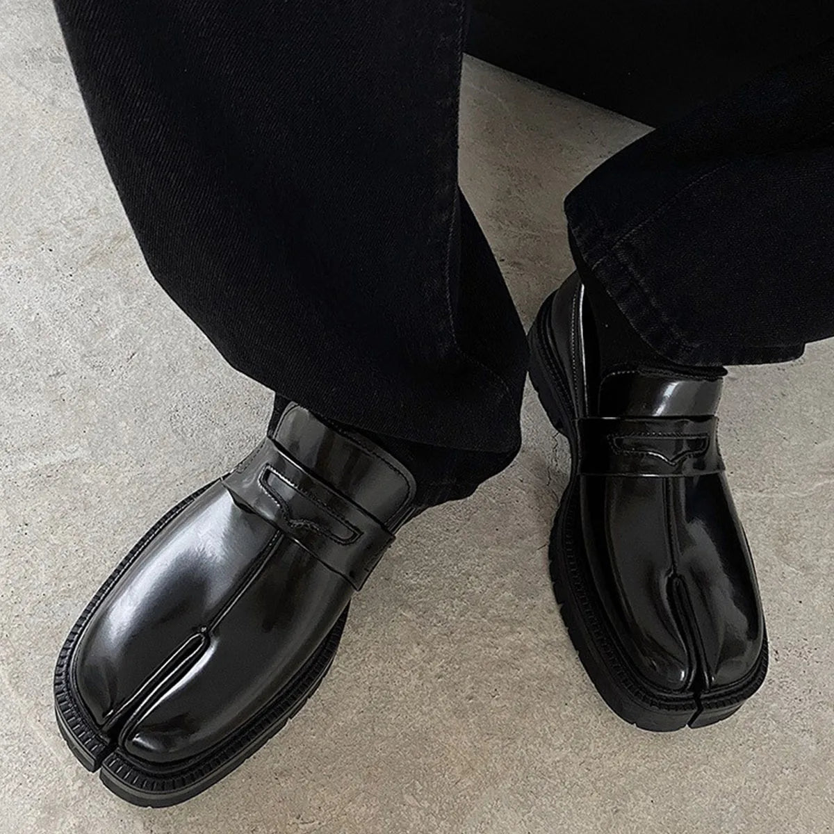 Tabi Shoes Loafers for Men and Women Split Toe Thick Sole Platform Casual Leather Shoes Spring Autumn Fashion Shoes