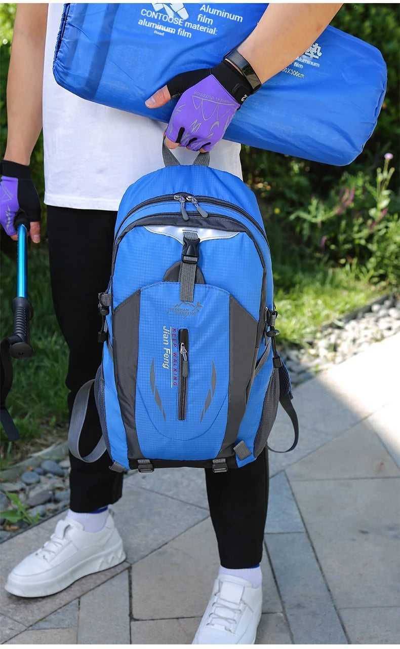 Outdoor-Reiserucksack Große Kapazität Mode-Reiserucksäcke Herren Kletter-Reiserucksack Klassische Sport-Reiserucksäcke