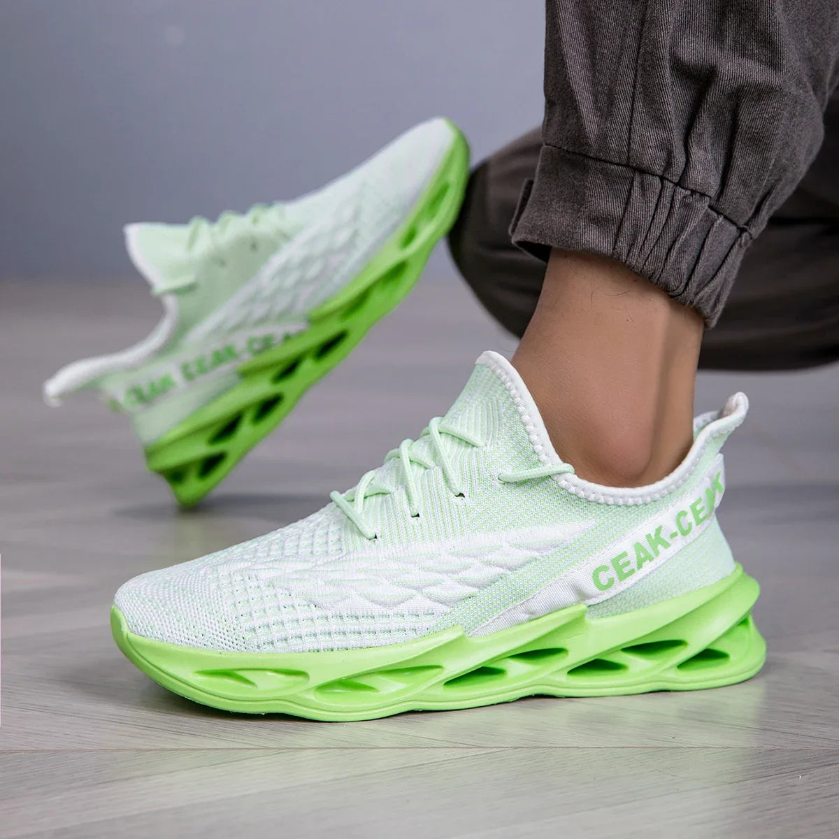 YRZL Sneakers Herren Mesh Atmungsaktive Laufsportschuhe Mann Leichte Weiche Dicke Sohle Loch Herrenschuhe Sportliche Sneakers für Männer
