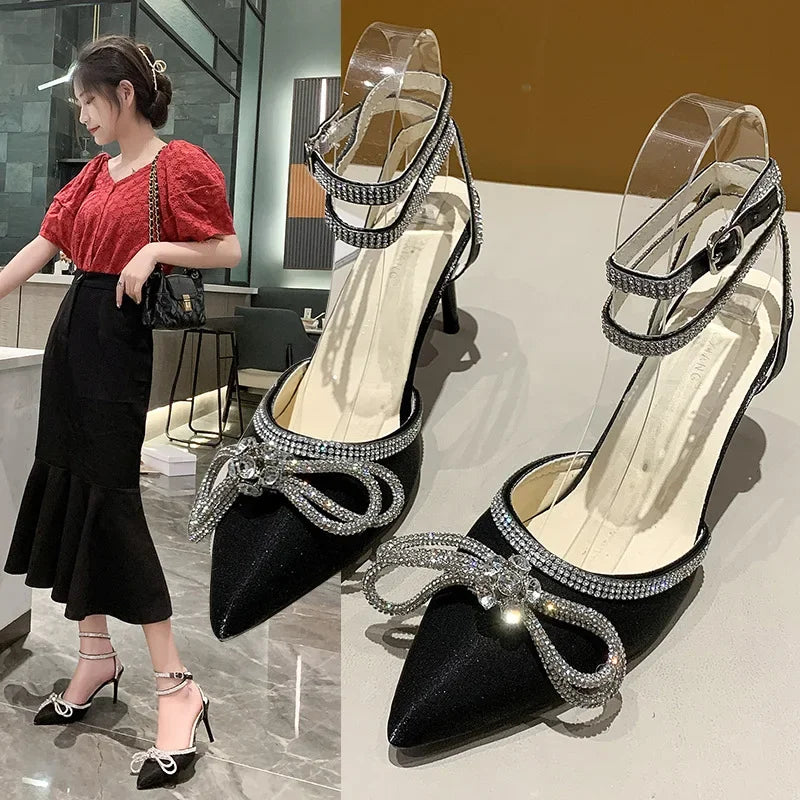 2025 neue Mode Glitter Strass Frauen Pumpen Kristall Bowknot Seide Spitz Schnalle Dünne High Heels Party Prom Schuhe