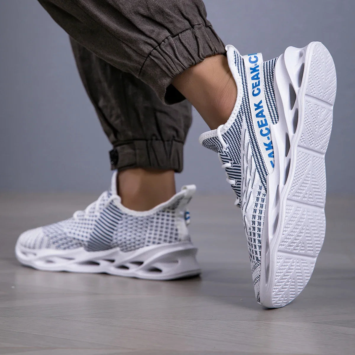 YRZL Sneakers Herren Mesh Atmungsaktive Laufsportschuhe Mann Leichte Weiche Dicke Sohle Loch Herrenschuhe Sportliche Sneakers für Männer