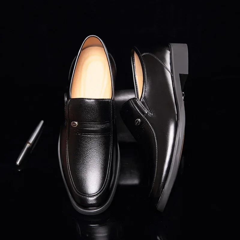 Leder Herren Formelle Schuhe Luxusmarke 2023 Herren Loafer Kleid Mokassins Atmungsaktive Slip-on Schwarze Fahrschuhe Plus Größe 38-44