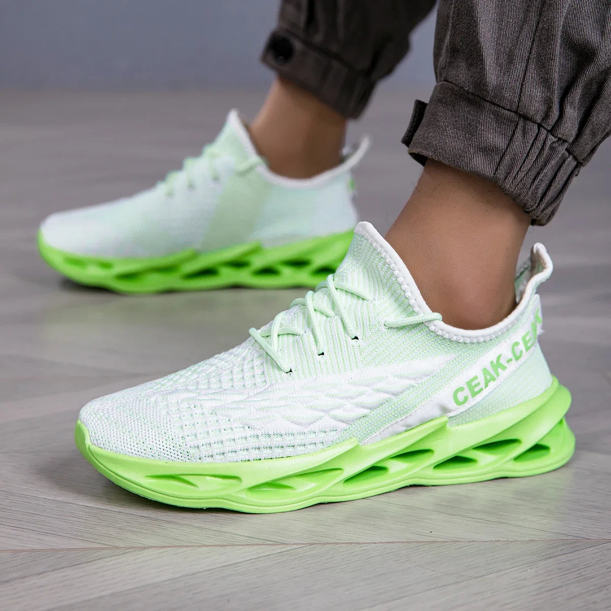 YRZL Sneakers Herren Mesh Atmungsaktive Laufsportschuhe Mann Leichte Weiche Dicke Sohle Loch Herrenschuhe Sportliche Sneakers für Männer