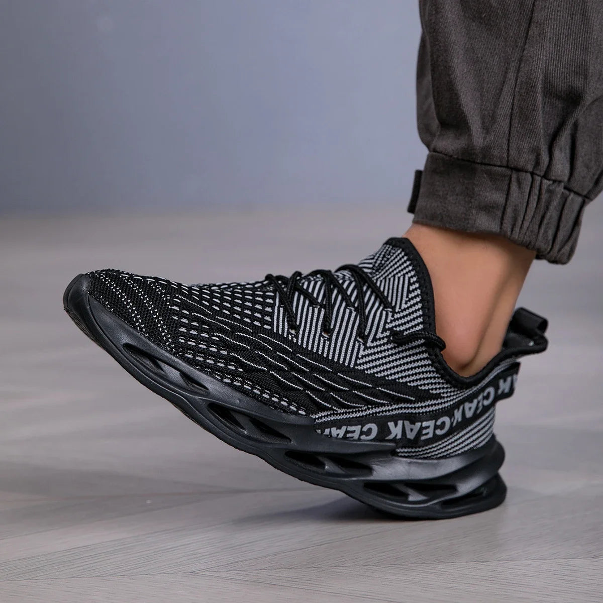 YRZL Sneakers Herren Mesh Atmungsaktive Laufsportschuhe Mann Leichte Weiche Dicke Sohle Loch Herrenschuhe Sportliche Sneakers für Männer