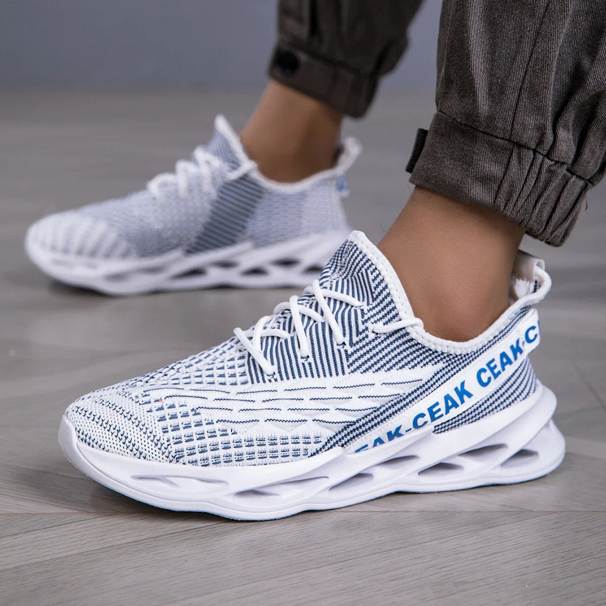 YRZL Sneakers Herren Mesh Atmungsaktive Laufsportschuhe Mann Leichte Weiche Dicke Sohle Loch Herrenschuhe Sportliche Sneakers für Männer