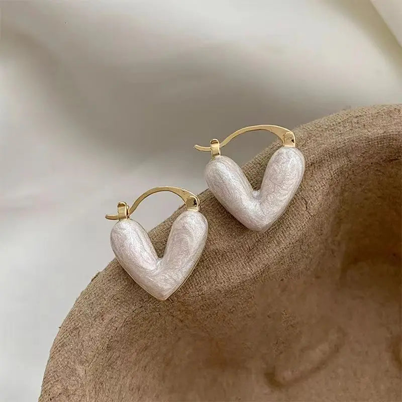 ZAKOL Französische Imitationsperlen-Creolen, kleine runde Kreisohrringe für Frauen, minimalistischer Schmuck, elegantes Geschenk
