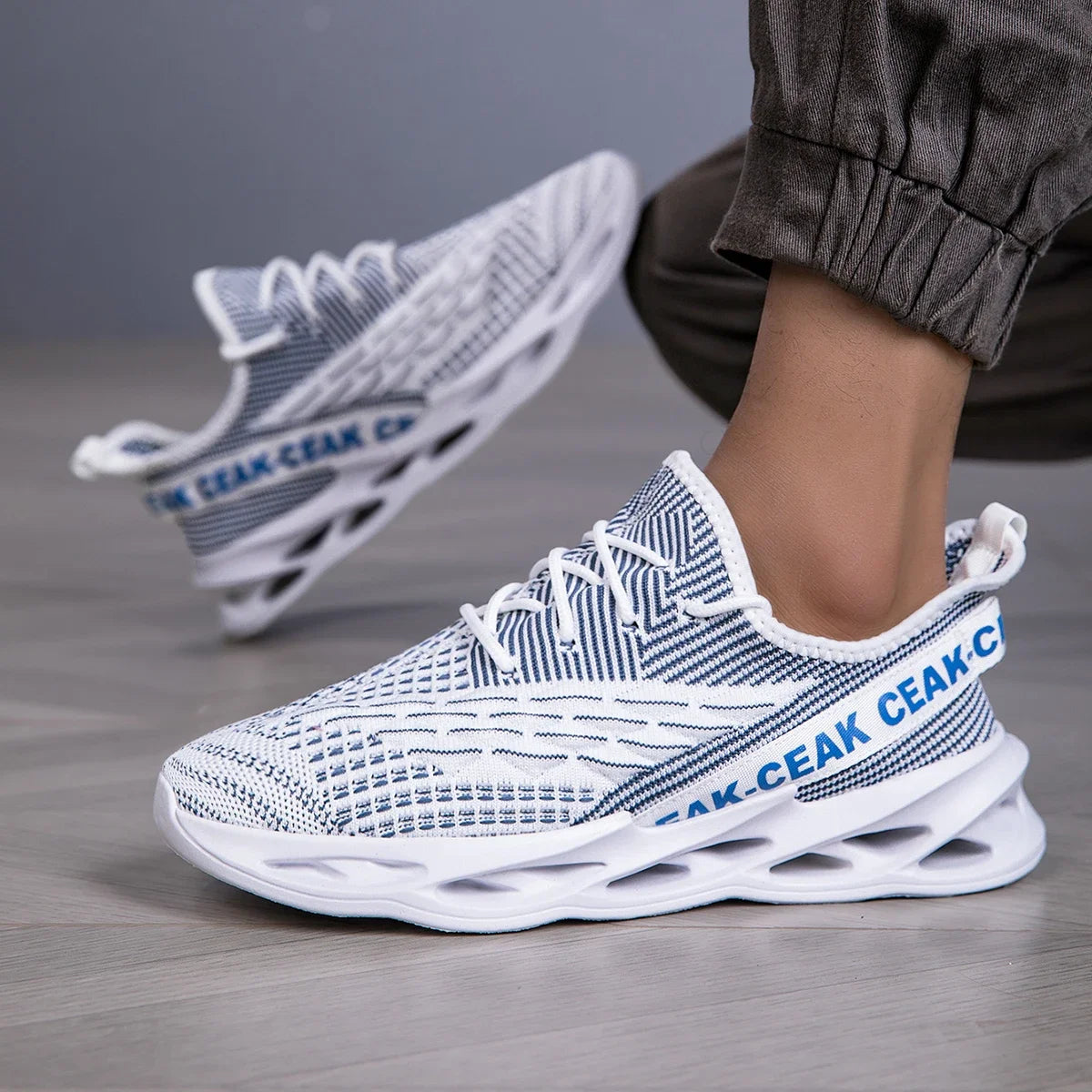 YRZL Sneakers Herren Mesh Atmungsaktive Laufsportschuhe Mann Leichte Weiche Dicke Sohle Loch Herrenschuhe Sportliche Sneakers für Männer
